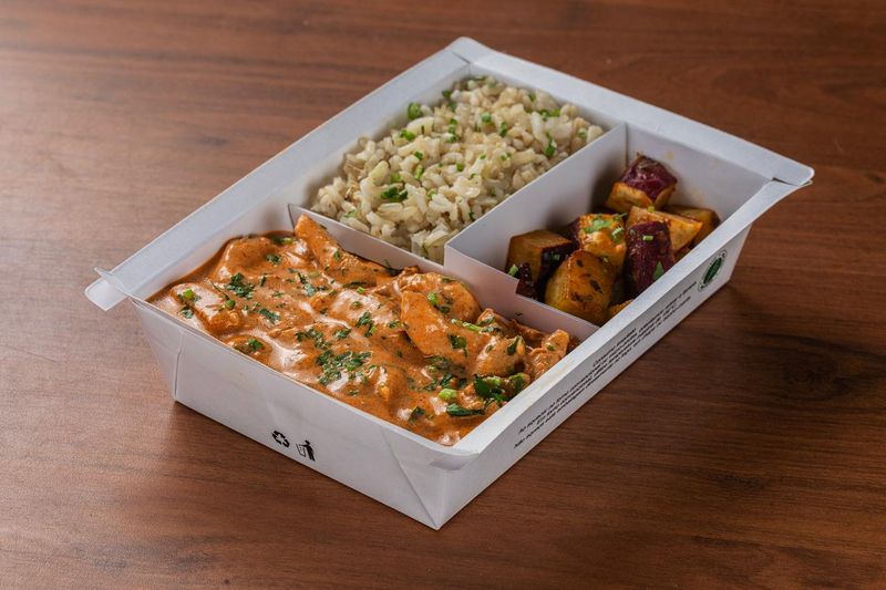 Strogonoff de frango zero lactose da Fit4You, refeição congelada pronta